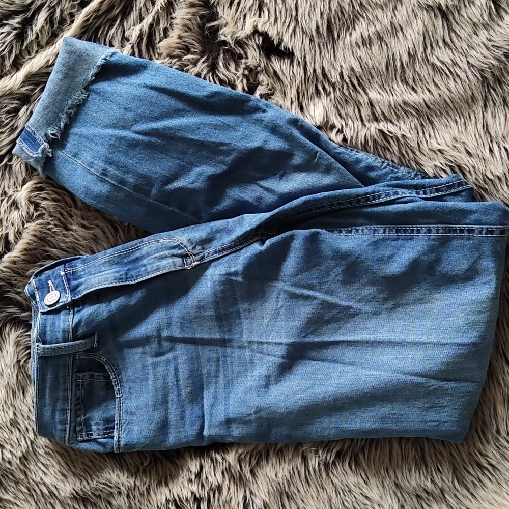 So high-rise mom jeans